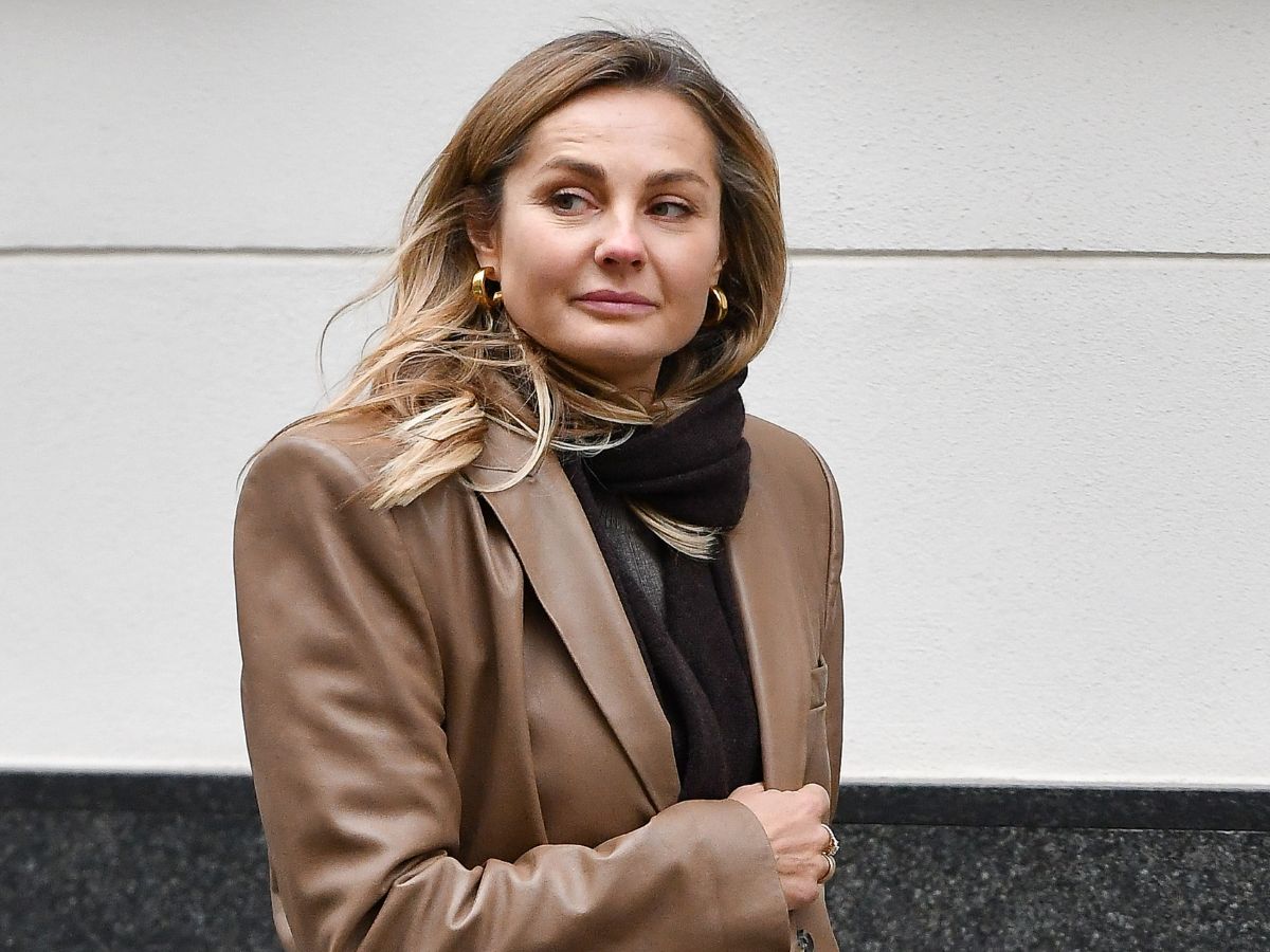 Małgorzata Socha w skórzanej marynarce "carmel latte". Ten model wiosną zaleje ulice