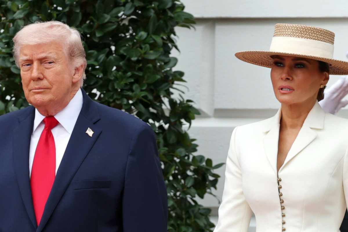 Melania Trump zachwyciła na spotkaniu z Karolem III. Podobną marynarkę kupisz za 50 zł