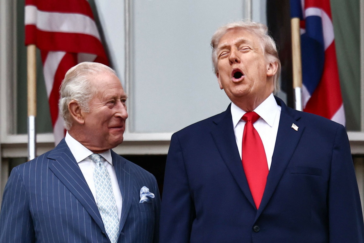 Nagrali niestosowny gest Trumpa w obecności króla. Naprawdę to zrobił