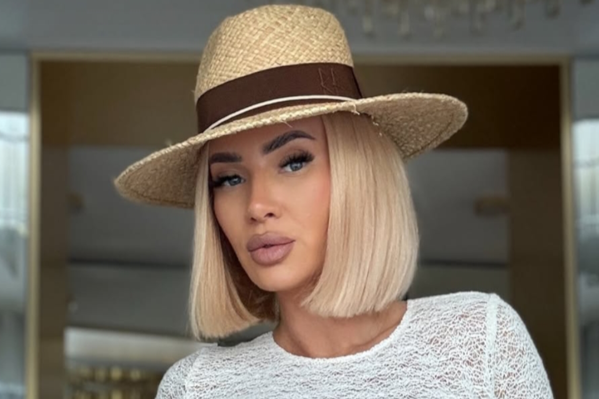 Ta ażurowa sukienka Izabeli Macudzińskiej będzie hitem lata. Podkreśla talię, jak u modelki
