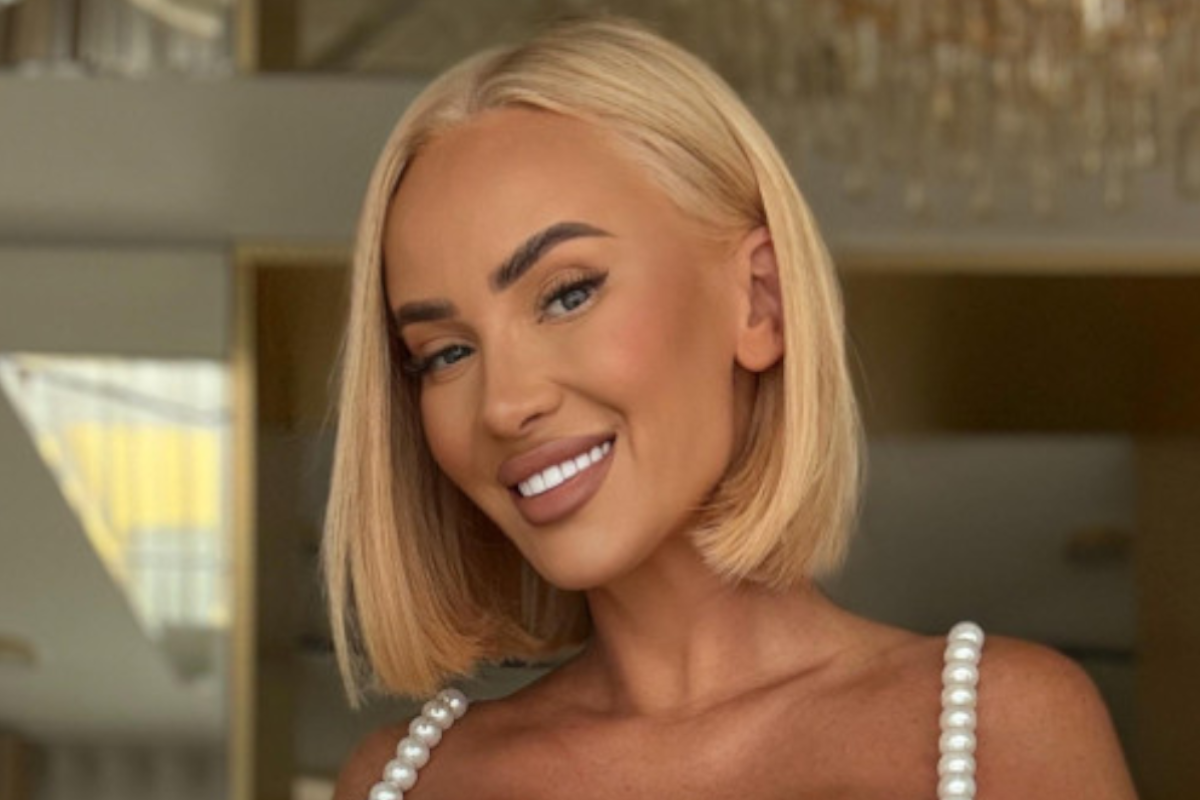 W tej sukience "pearl straps" będziesz wyglądać niczym żona milionera. Macudzińska już ją nosi