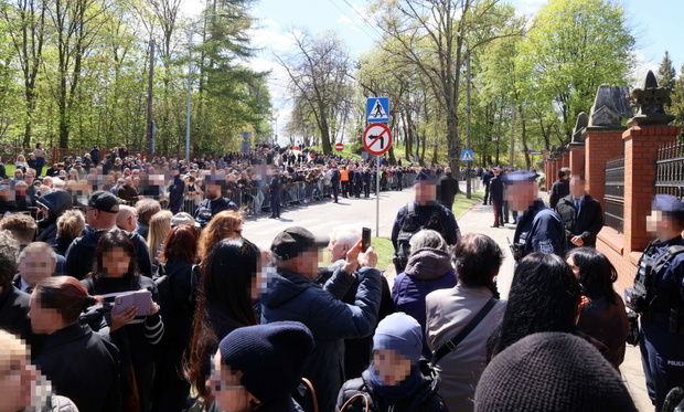 Tłumy żałobników na pogrzebie Łukasza Litewki