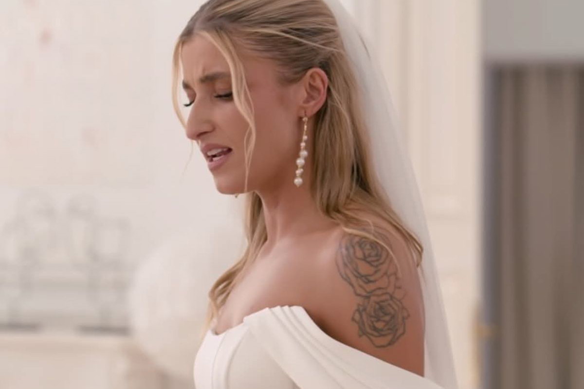 „Love is blind: Polska”: Scena w salonie sukien ślubnych zszokowała widzów. Julia zareagowała