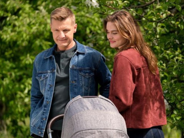Wstrząsające sceny w "M jak miłość". Franka i Paweł zdążyli spojrzeć na Antosia, później stało się to fot. screen "M jak miłość"