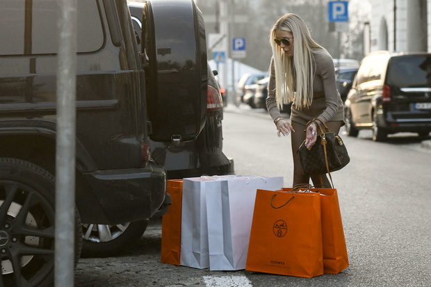 Julia von Stein "przyłapana" luksusowych zakupach