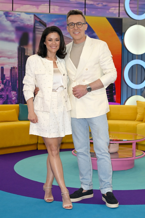 Katarzyna Cichopek w komplecie "butter yellow" w chanelowskim stylu