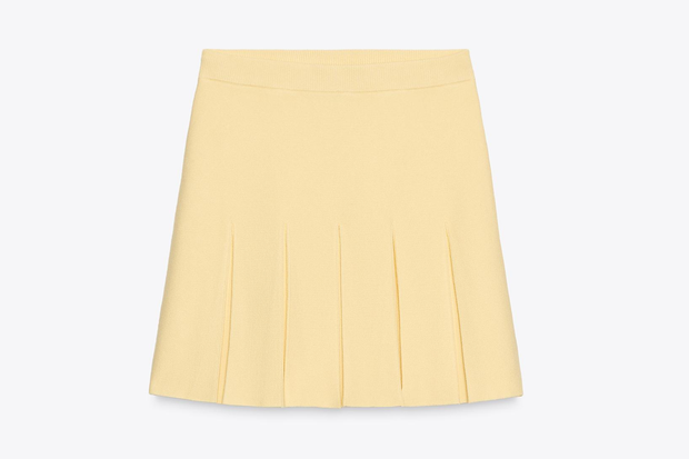 Mini plisowana spódnica w stylu "preppy" z Zary za 115 złotych
