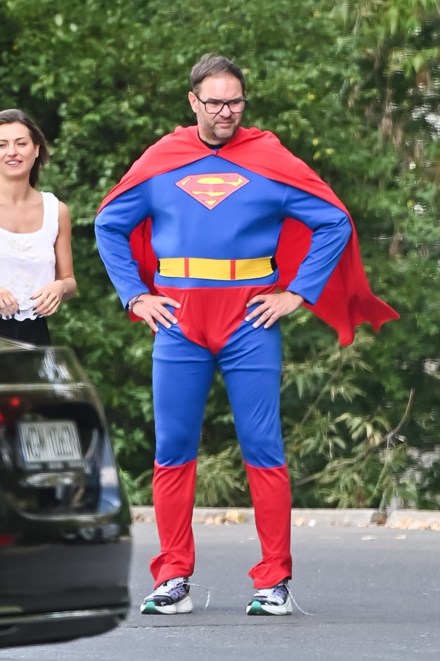 Tomasz Karolak "przyłapany" w... stroju Supermana