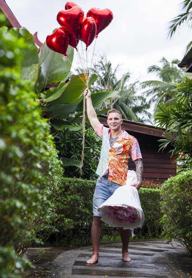 Mateusz "Hotel Paradise"
