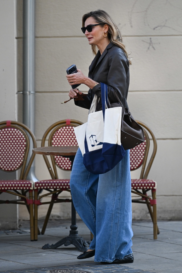 Małgorzata Socha w modnych jeansach "ultra wide leg", balerinach i torebką za 25 tysięcy złotych. Paparazzi