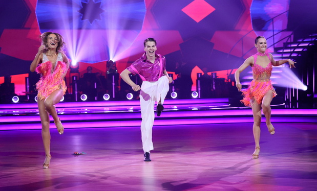 Kacper Porębski, Julia Suryś i Daria Syta w "Tańcu z Gwiazdami" fot. Wojciech Olkusnik/East News