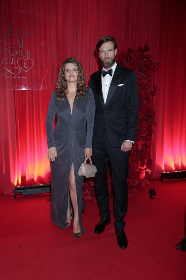 Zborowska i Wrona prowadzą "Love is Blind". Opowiedzieli o swoim związku