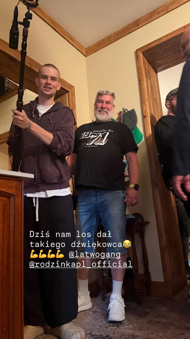 Łatwogang na planie "Rodzinki.pl". Karolak pokazał zdjęcie