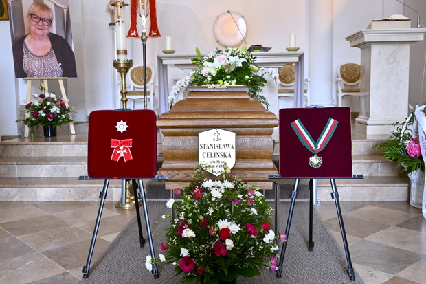 Pogrzeb Stanisławy Celińskiej. Tłumy żegnają wybitną artystkę