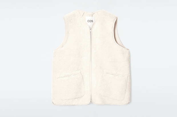 Kremowa kamizelka "teddy vest" z H&M za 500 złotych