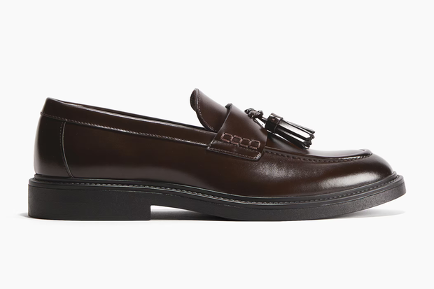 Brązowe mokasyny w stylu "preppy" z H&amp;M za 209,99 złotych