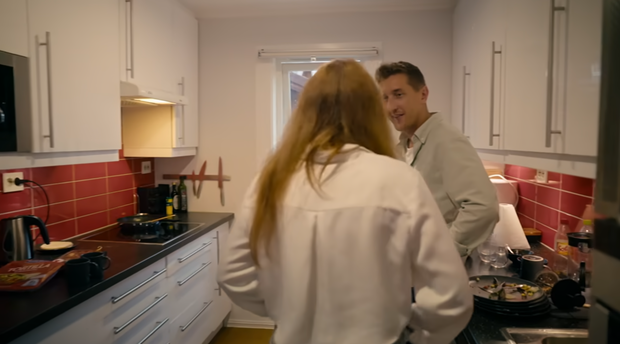 Tak mieszka Kamil z "Love is Blind". Praktyczny minimalizm