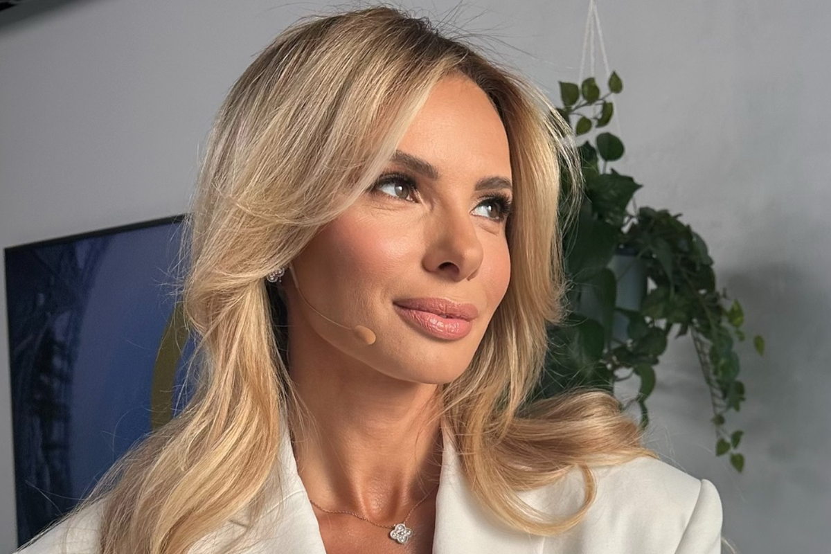 Izabela Janachowska lansuje bluzki "Bottom Knot" w stylu "old money". To będzie hit lata