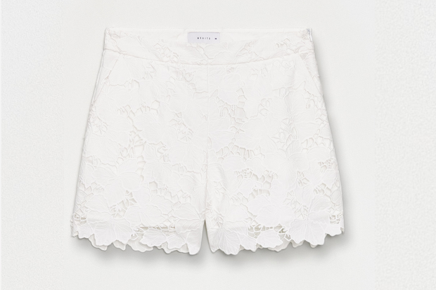 Modne "lace shorts" w stylu Izabeli Macudzińskiej z Mohito za 79,99 złotych
