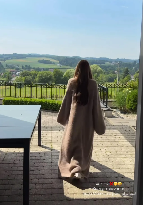 Ogromny taras z widokiem na góry w nowej willi Julii von Stein