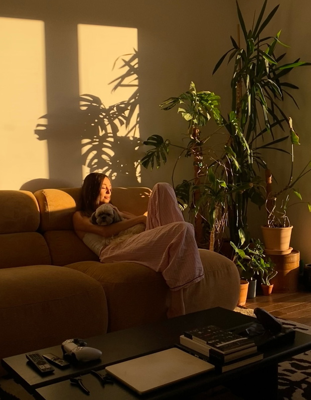 Sofa Izabelli Krzan w salonie