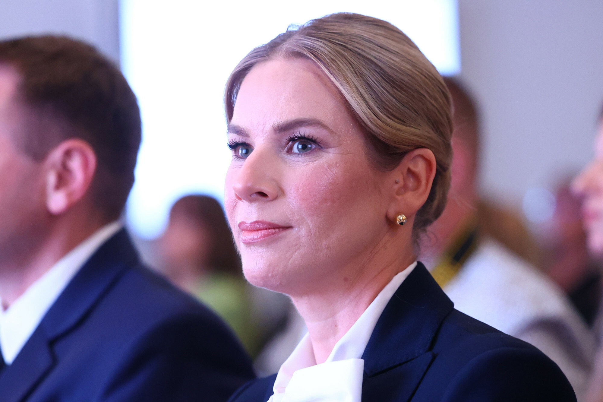 Marta Nawrocka zachwyciła stylizacją. Wszyscy patrzą na jej koszulę