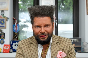 Krzysztof Rutkowski przeszczepił włosy w Turcji? Zaskoczył nowym wyglądem