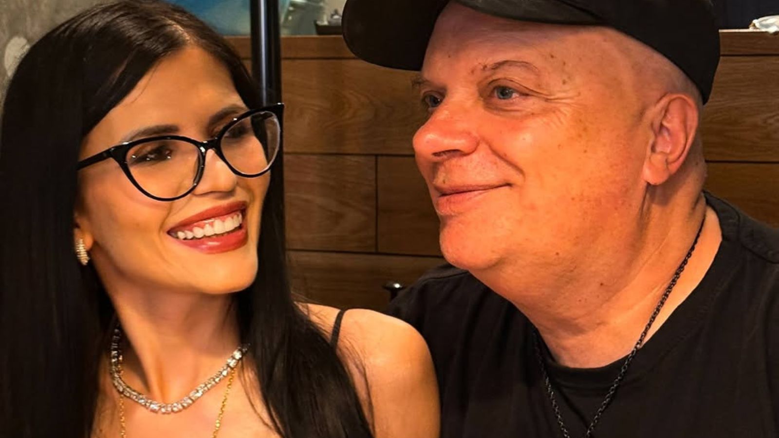 Krzysztof Skiba podzielił się swoim szczęściem u boku młodszej o 26 lat żony. Wszystko się udało