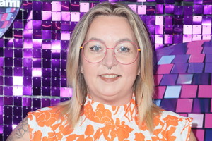 Mama na obrotach przeszła kolejną metamorfozę. Z włosami po pas trudno ją rozpoznać