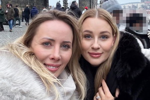 Matka w obronie Andziaks po ataku aktywistów: "Zdemolowaliście dom mojej córce. Jesteście szczęśliwi?!"