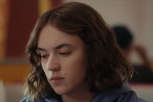 Ten serial błyskawicznie wskoczył do TOP 10 Netfliksa. Trudno się od niego oderwać