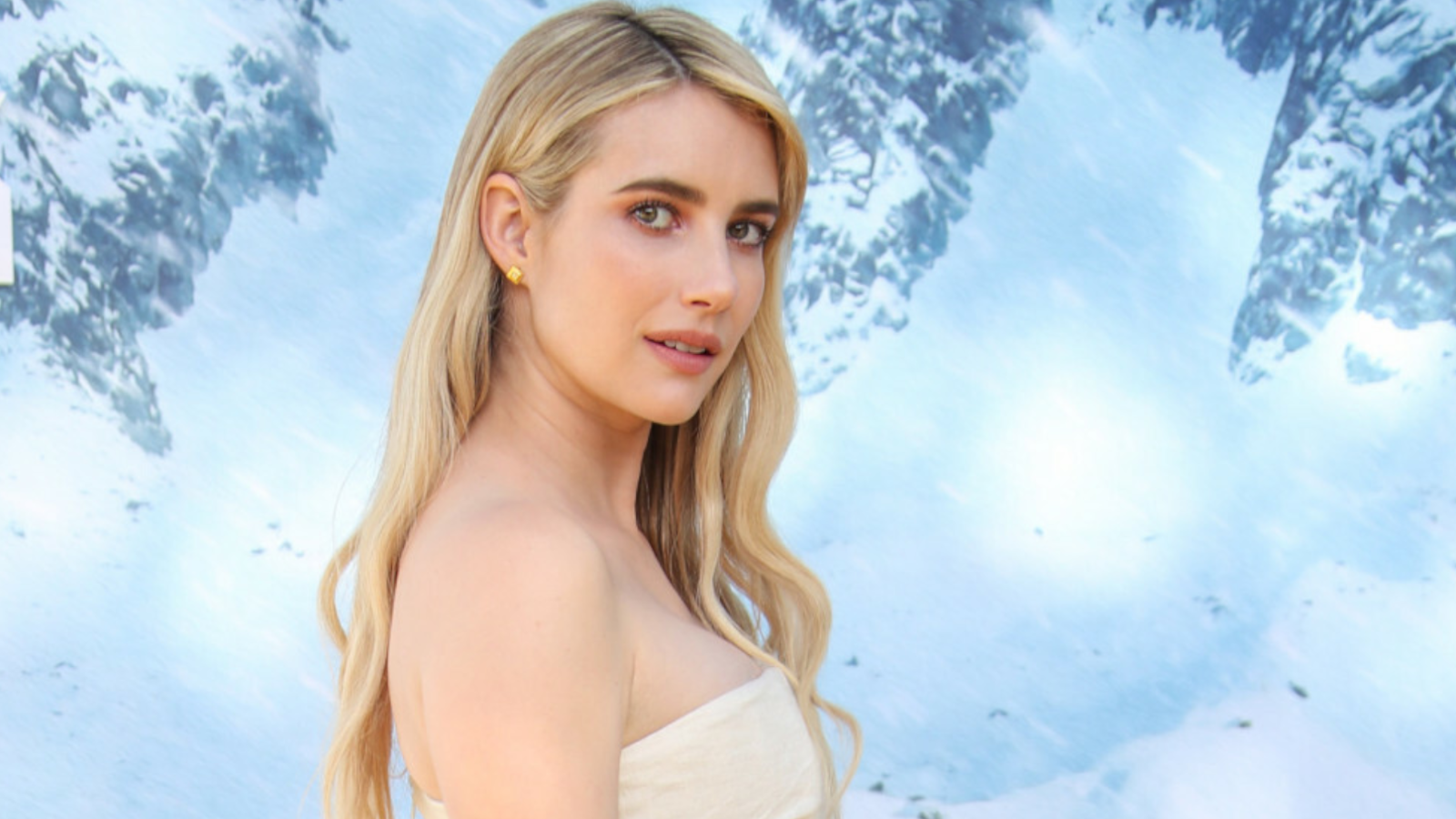 Emma Roberts wyszła za mąż.  Jej spektakularna suknia powstawała aż 9 miesięcy. Wśród gości nie zabrało Julii Roberts