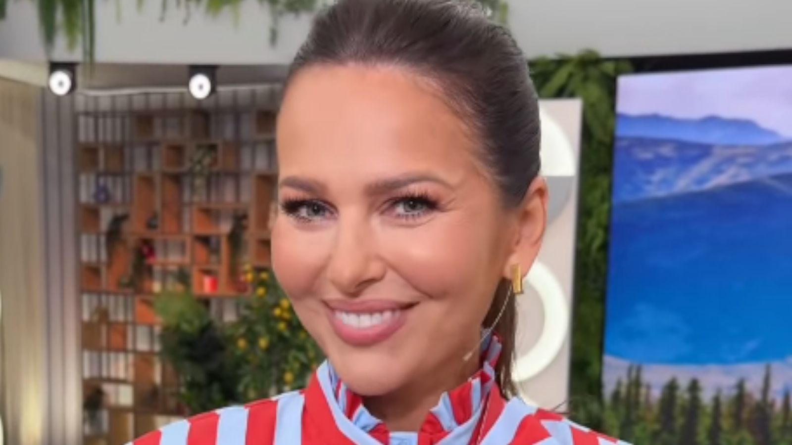 Paulina Sykut w modnej bluzce ''Modern Sailor Peplum'' na lato. Upolowała ją w popularnej sieciówce