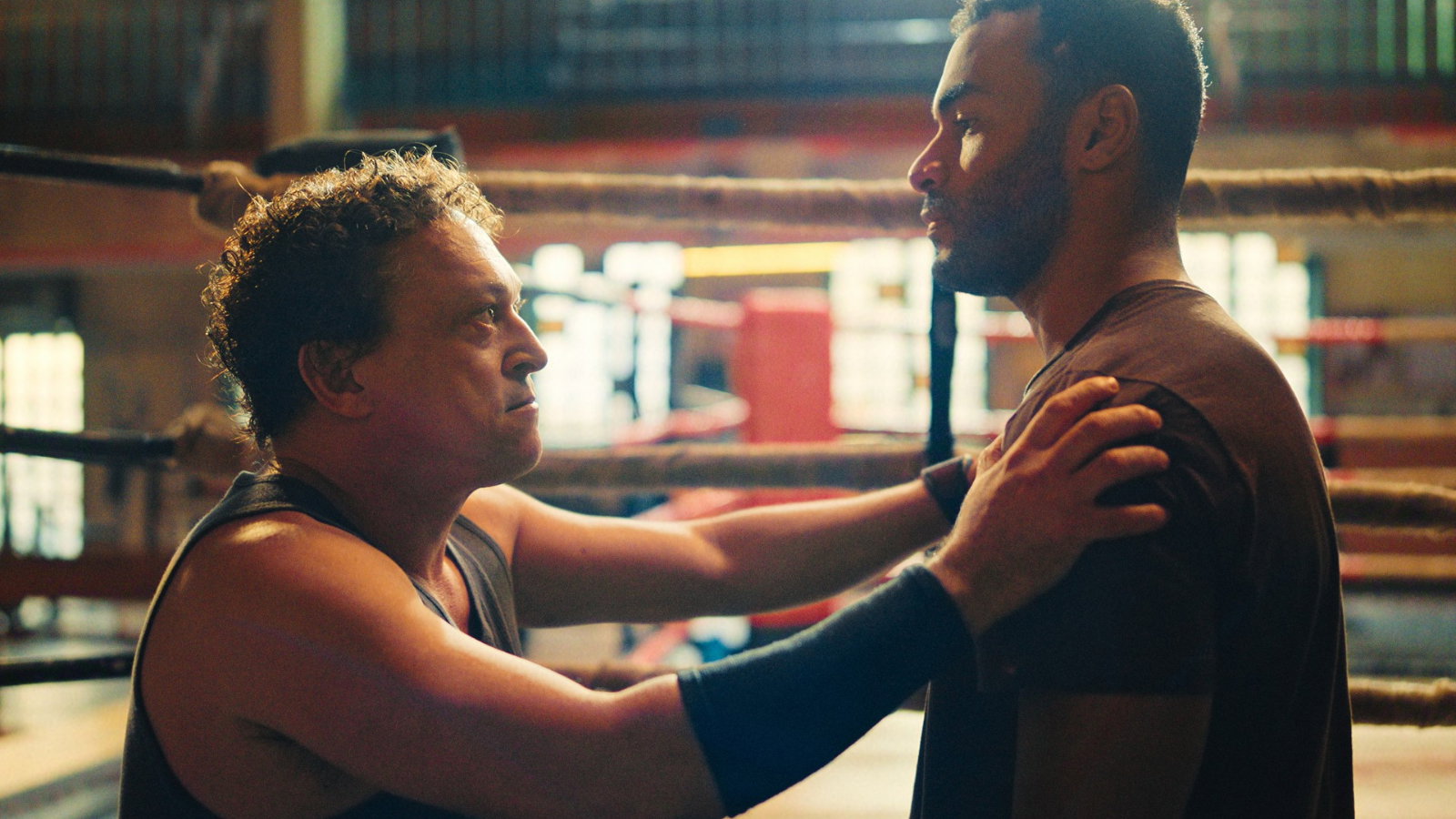 Stracił pamięć, ale przeszłość wciąż go prześladuje. Ten hit Netfliksa nie znika z TOP 10