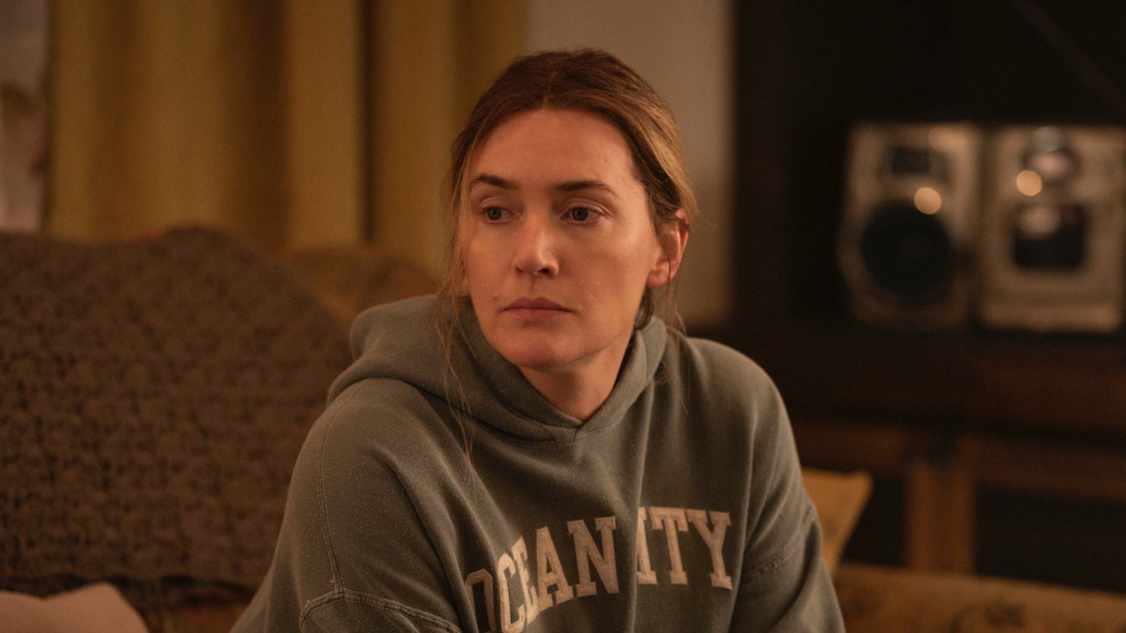 Zbrodnia, która wstrząsnęła małym miasteczkiem. Ten mroczny kryminał z Kate Winslet jest pełen zwrotów akcji