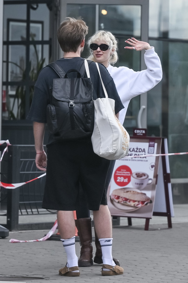 Helena Englert na nowych zdjęciach paparazzi tańczy na ulicy po treningu do ''Tańca z Gwiazdami''