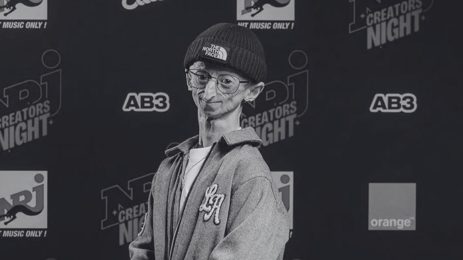 Fani w żałobie. Nie żyje popularny influencer. Miał zaledwie 28 lat