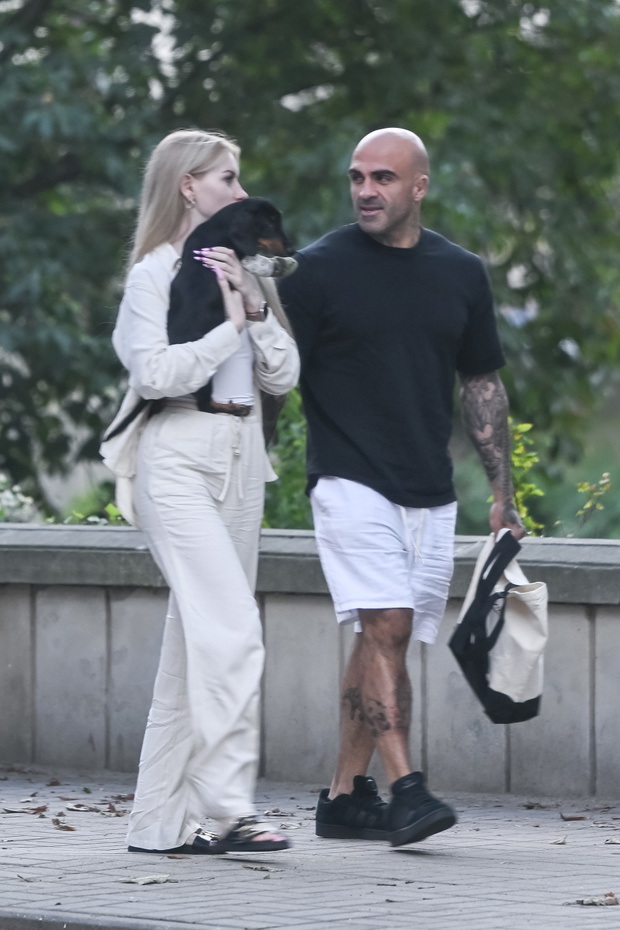Akop Szostak i Ola Okrzesik już nie ukrywają swojego związku. Paparazzi