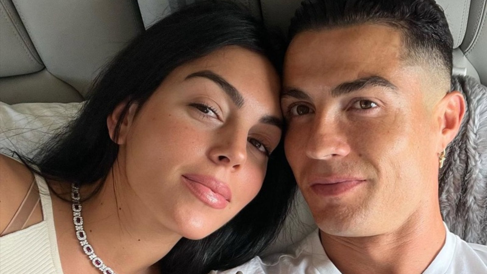 Tak wyglądali Ronaldo i Georgina na ślubie. Panna młoda zaskoczyła wyborem sukni. Tego nie spodziewał się nikt