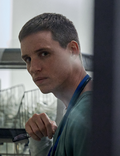 Ten medyczny thriller na Netfliksie szokuje. Wstrząsająca historia o pielęgniarzu, który skrywa mroczny sekret
