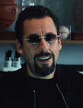 To jeden z najbardziej stresujących thrillerów na Netfliksie. Adam Sandler wpada w poważne tarapaty