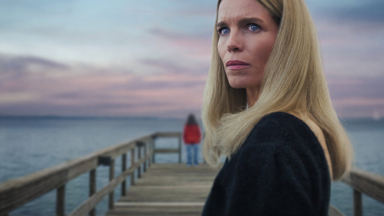 Rodzina powinna tworzyć bezpieczne miejsce. W tych 5 dramatach Netfliksa jest dokładnie odwrotnie