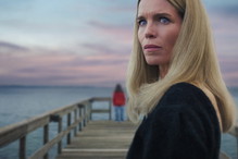 Rodzina powinna tworzyć bezpieczne miejsce. W tych 5 dramatach Netfliksa jest dokładnie odwrotnie