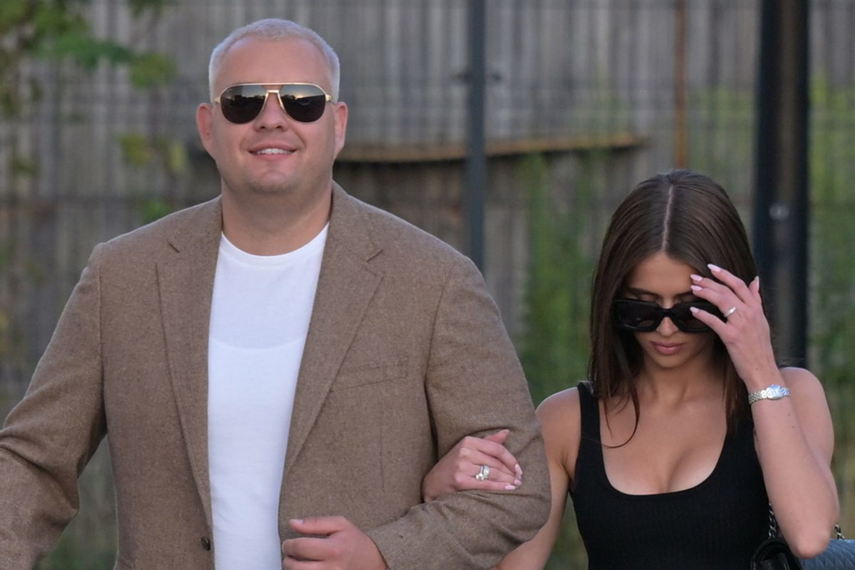 Roxie i Kevin mkną do auta wartego 1,5 mln zł, ale nie to zwraca największą uwagę. Za tą rzecz wokalistka zapłaciła fortunę