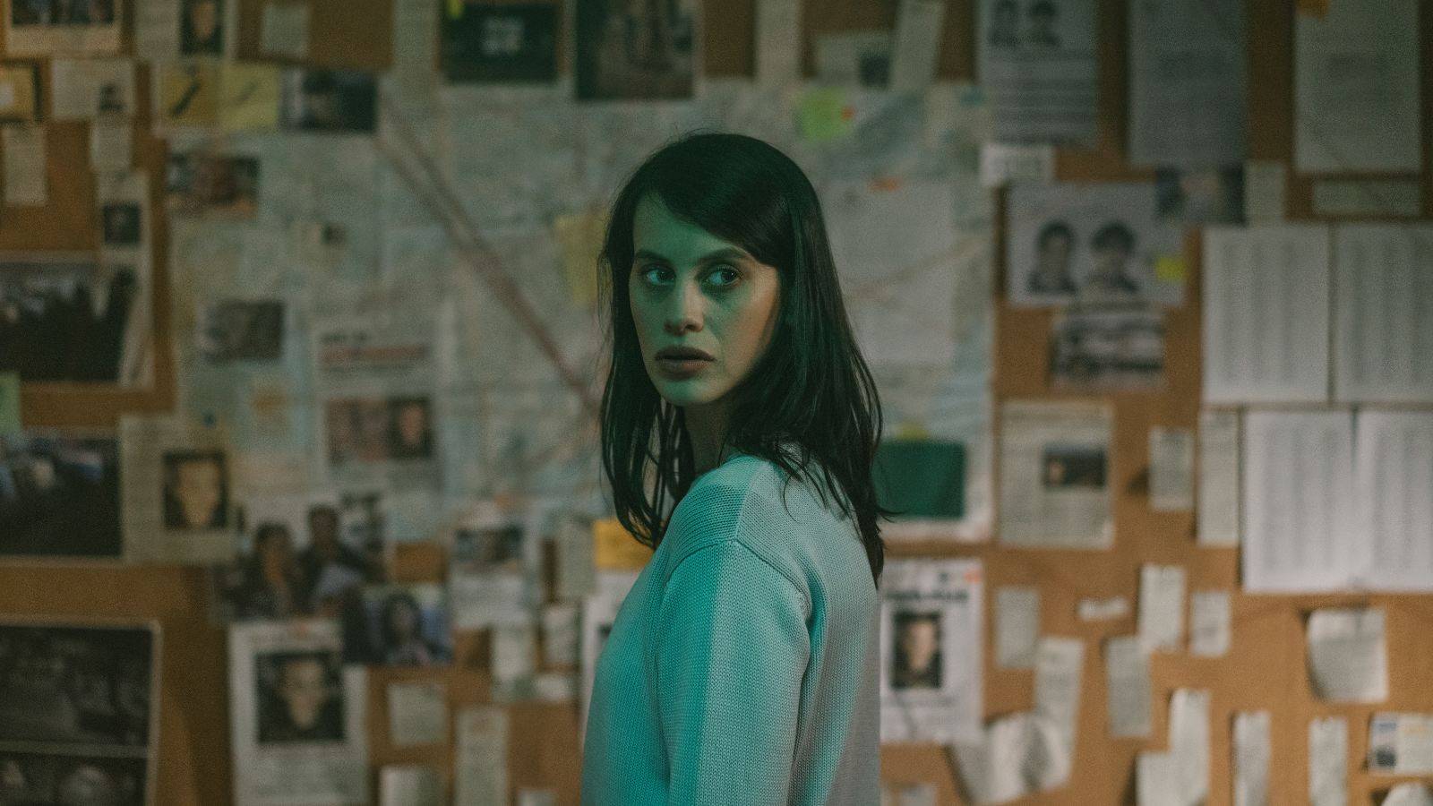 Ten kryminał na Netfliksie zaczyna się od zaginięcia dziecka. Wciąga i miesza w głowie