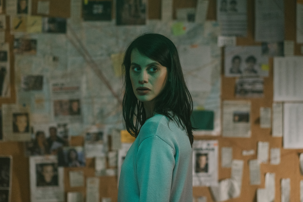 Ten kryminał na Netfliksie zaczyna się od zaginięcia dziecka. Wciąga i miesza w głowie