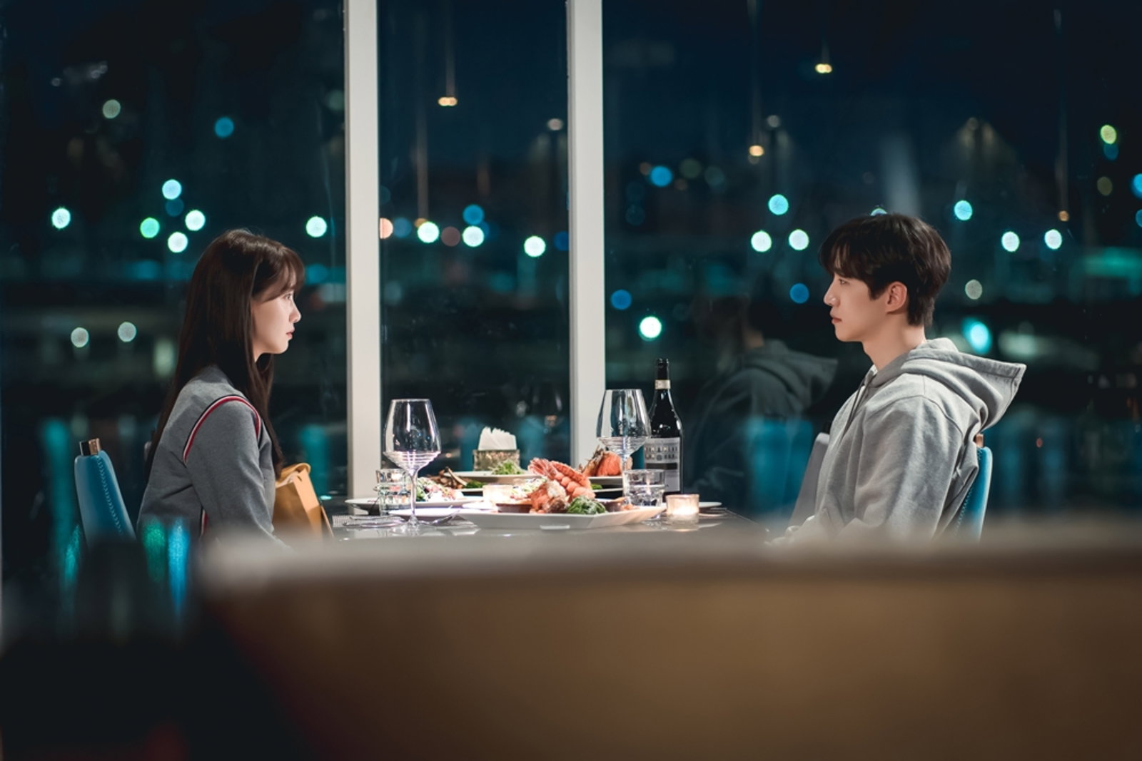 Gotują dla siebie i powoli się zakochują. 5 kulinarnych romansów Netfliksa