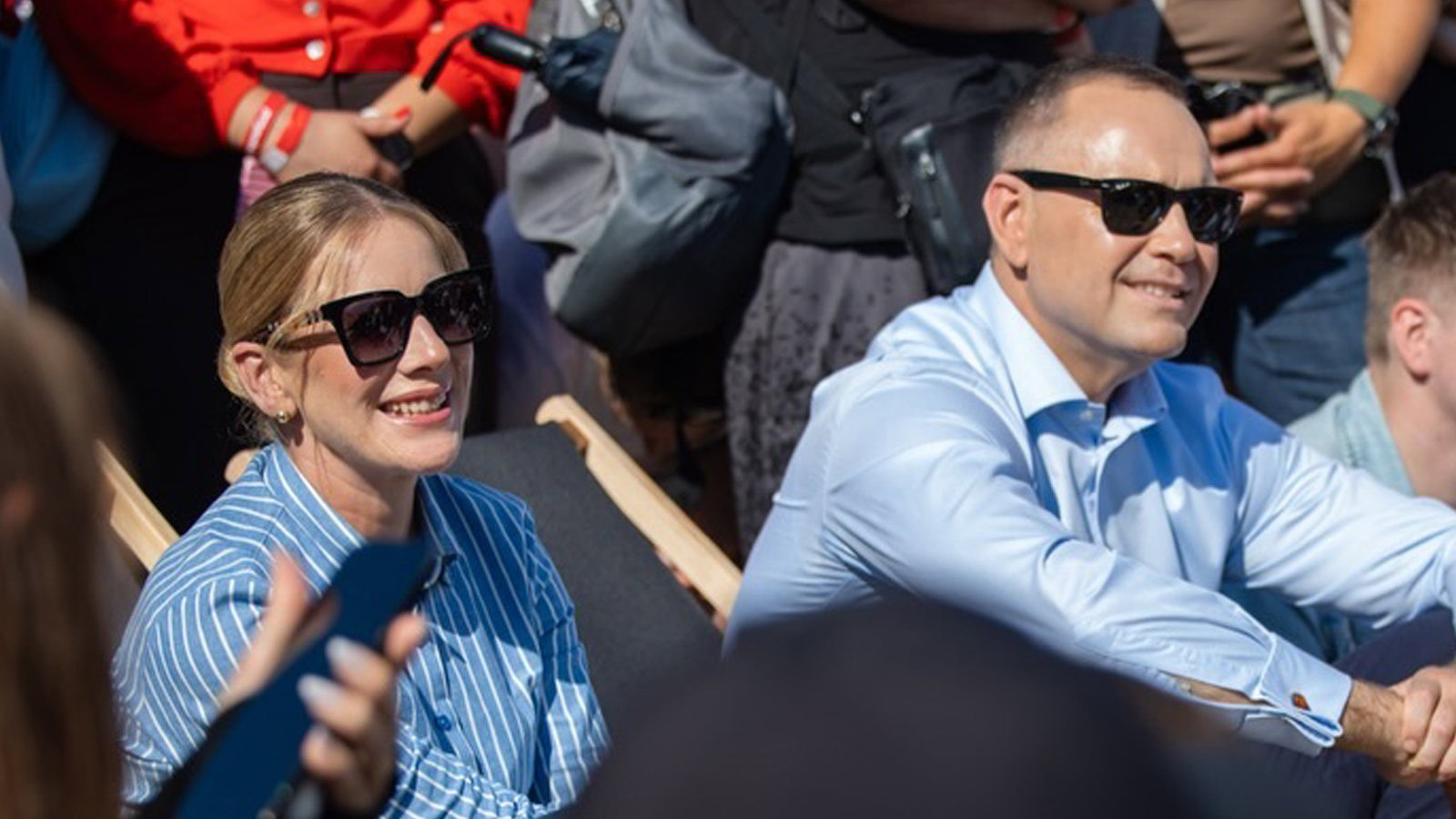 Karol i Marta Nawroccy spacerowali, trzymając się za ręce. Jest nagranie z Juraty