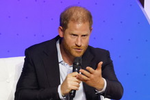 Nie do wiary, jak zachowuje się książę Harry po powrocie do Wielkiej Brytanii