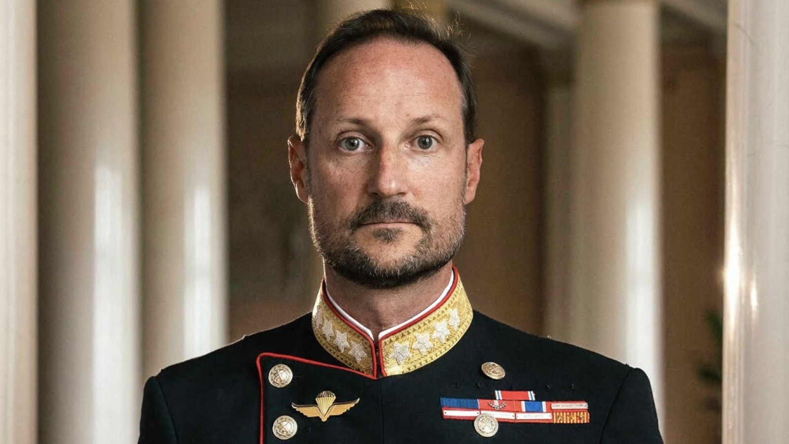Nowy król Norwegii wygłosił pierwsze orędzie. Haakon VIII nie zdołał ukryć emocji